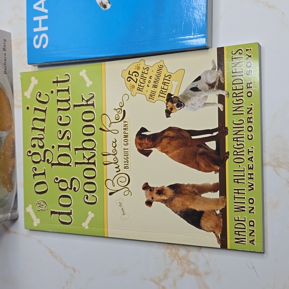 Bundle of cooking books for dogs - Picture 2 of 4